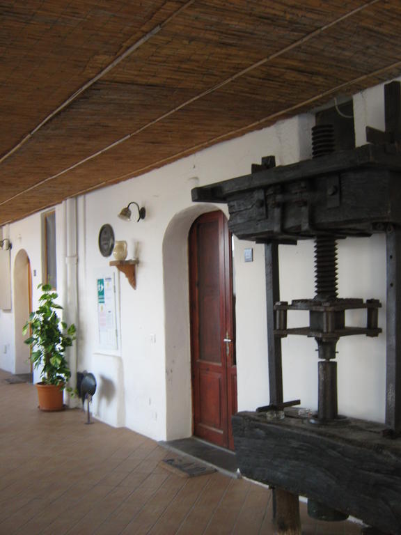 Albergo Seaside Leni Luaran gambar
